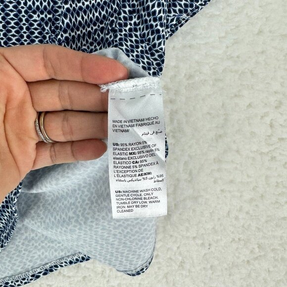 Chico's Women's Blue White Geometric V-Neck Flutter-Sleeve Shirt Size Medium - Picture 7 of 10